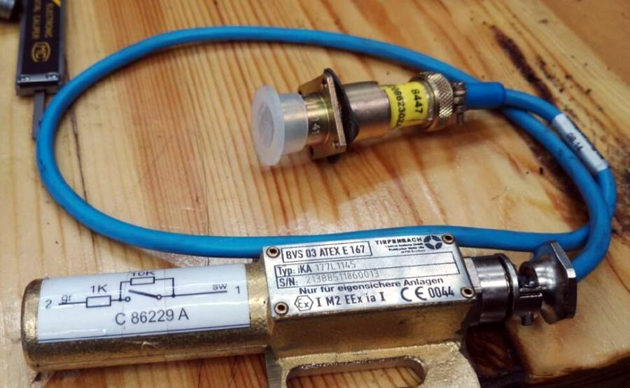 220V超波型光電開關(guān)CR-1000|220V對射式光電開關(guān)工作原理RM30-2424GH